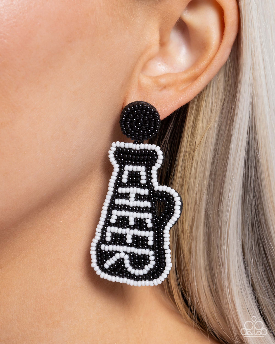 Thrilling Touchdown - Brown.      Cheer Captain- Black Paparazzi Earring Bundle.