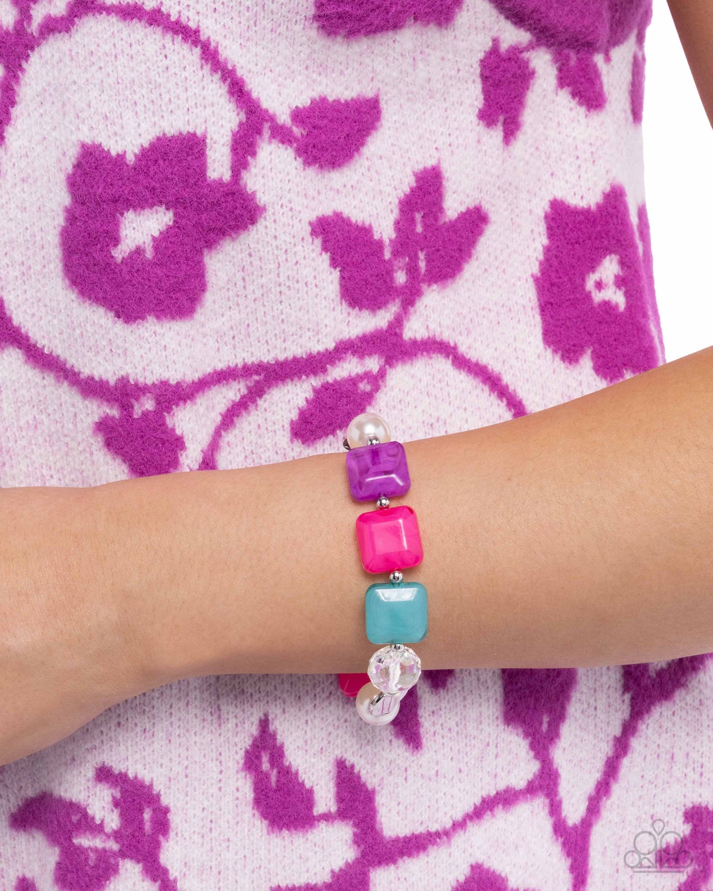 Continuous Cubes - Complete Look  Necklace: "Capricious Cubes - Pink"
