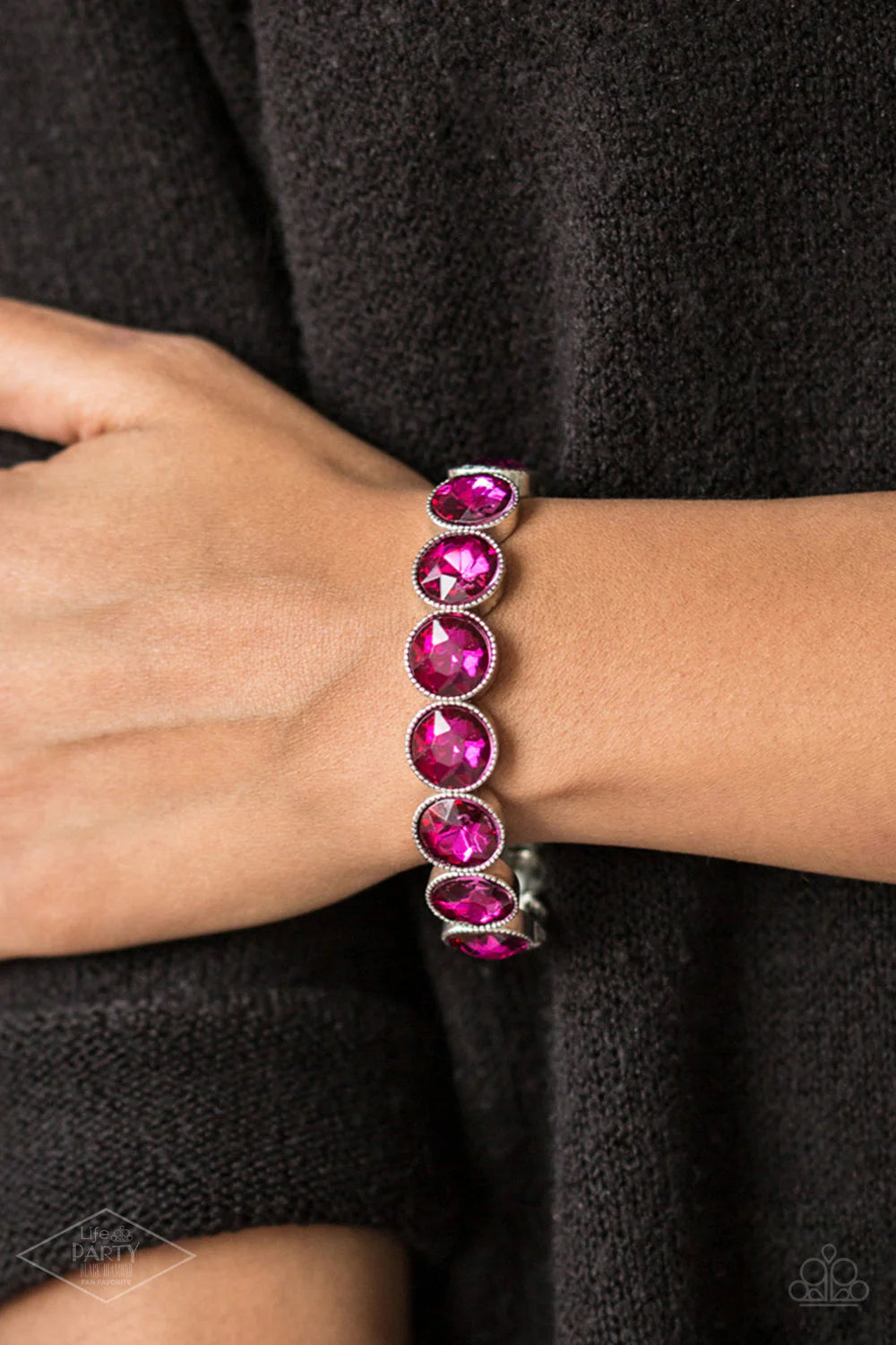 Number One Knockout
Pink Paparazzi Bracelet & Am I GLEAMing? 2 Piece Set