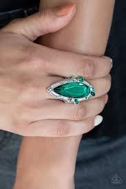 Paparazzi Ring ~ Sparkle Smitten - Green